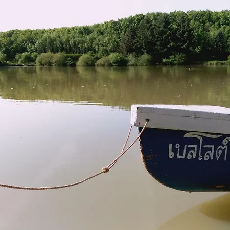 Etang * Chapeau