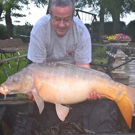 Etang * Chapeau